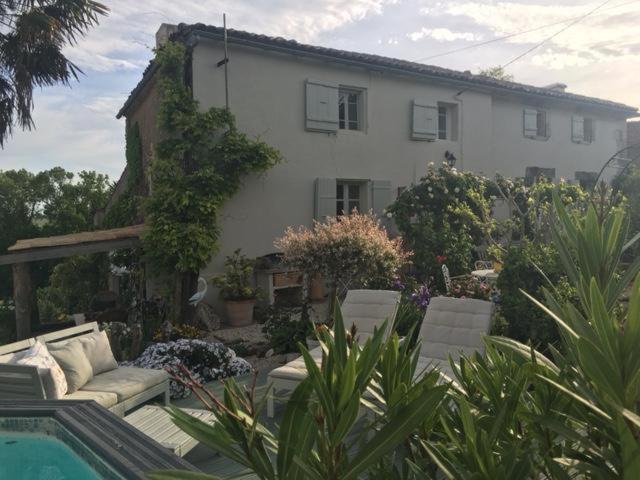 Chez Brown Bed & Breakfast Saint-Thomas-de-Conac Bagian luar foto