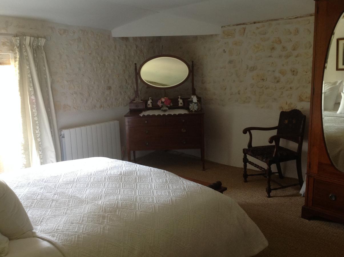 Chez Brown Bed & Breakfast Saint-Thomas-de-Conac Bagian luar foto