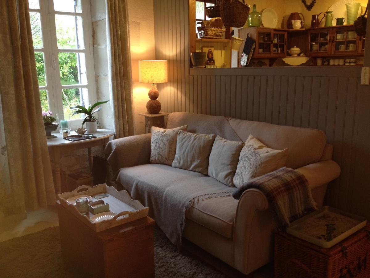 Chez Brown Bed & Breakfast Saint-Thomas-de-Conac Bagian luar foto